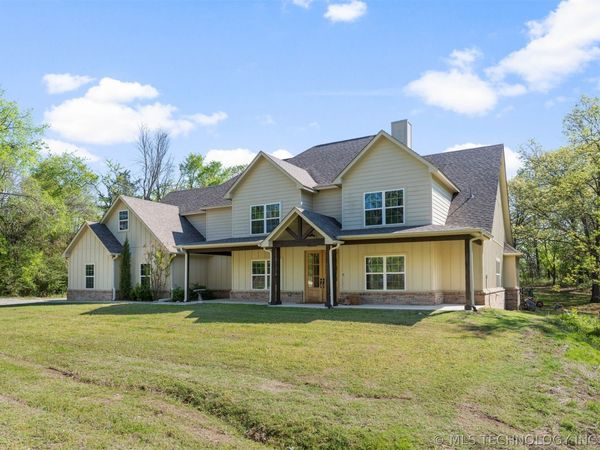 1932 E Line Avenue, Sapulpa, OK 74066