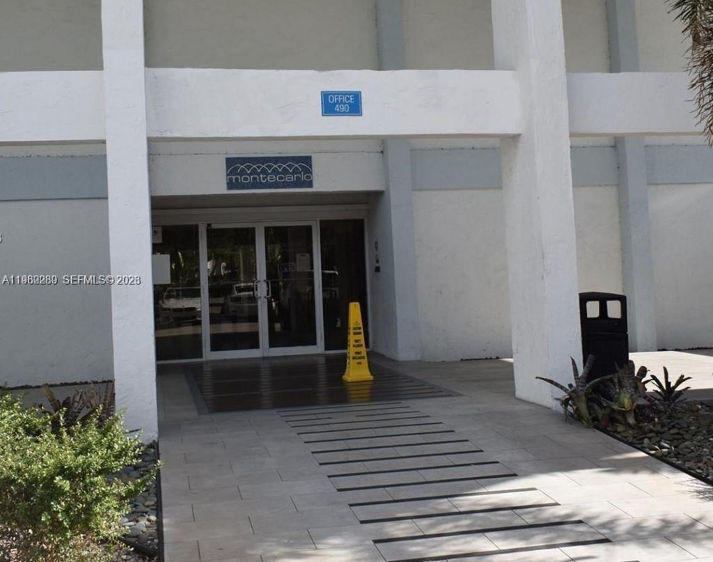 488 NW 165 St Rd, Unit B-310, Miami, FL 33169 Photo