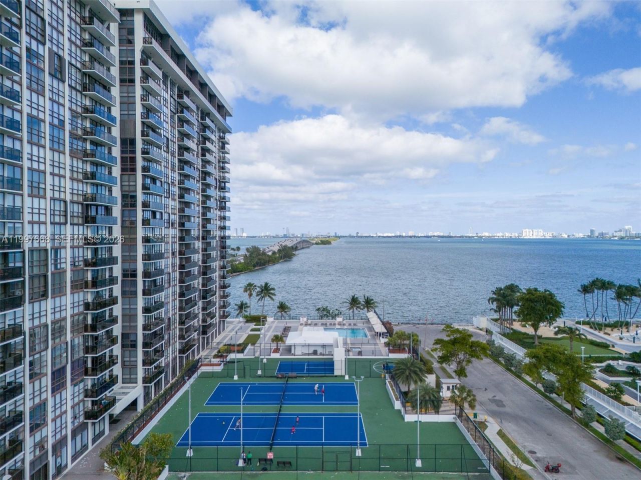 600 NE 36th St, Unit 1006, Miami, FL 33137 Photo