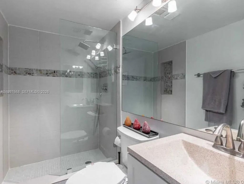 600 NE 36th St, Unit 1006, Miami, FL 33137 Photo