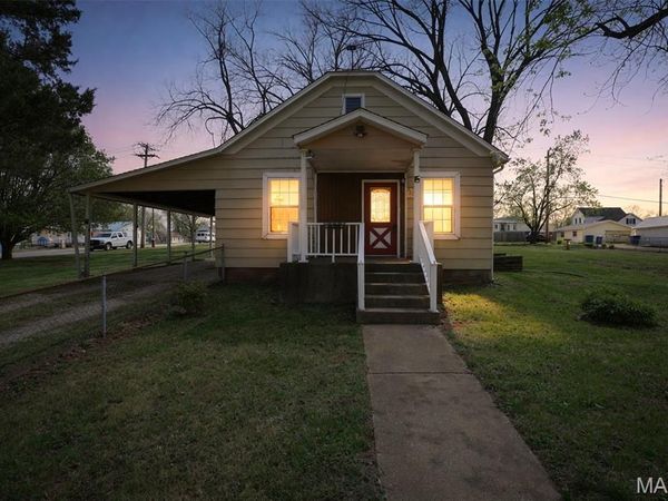 710 N Lincoln Street , Desloge, MO 63601