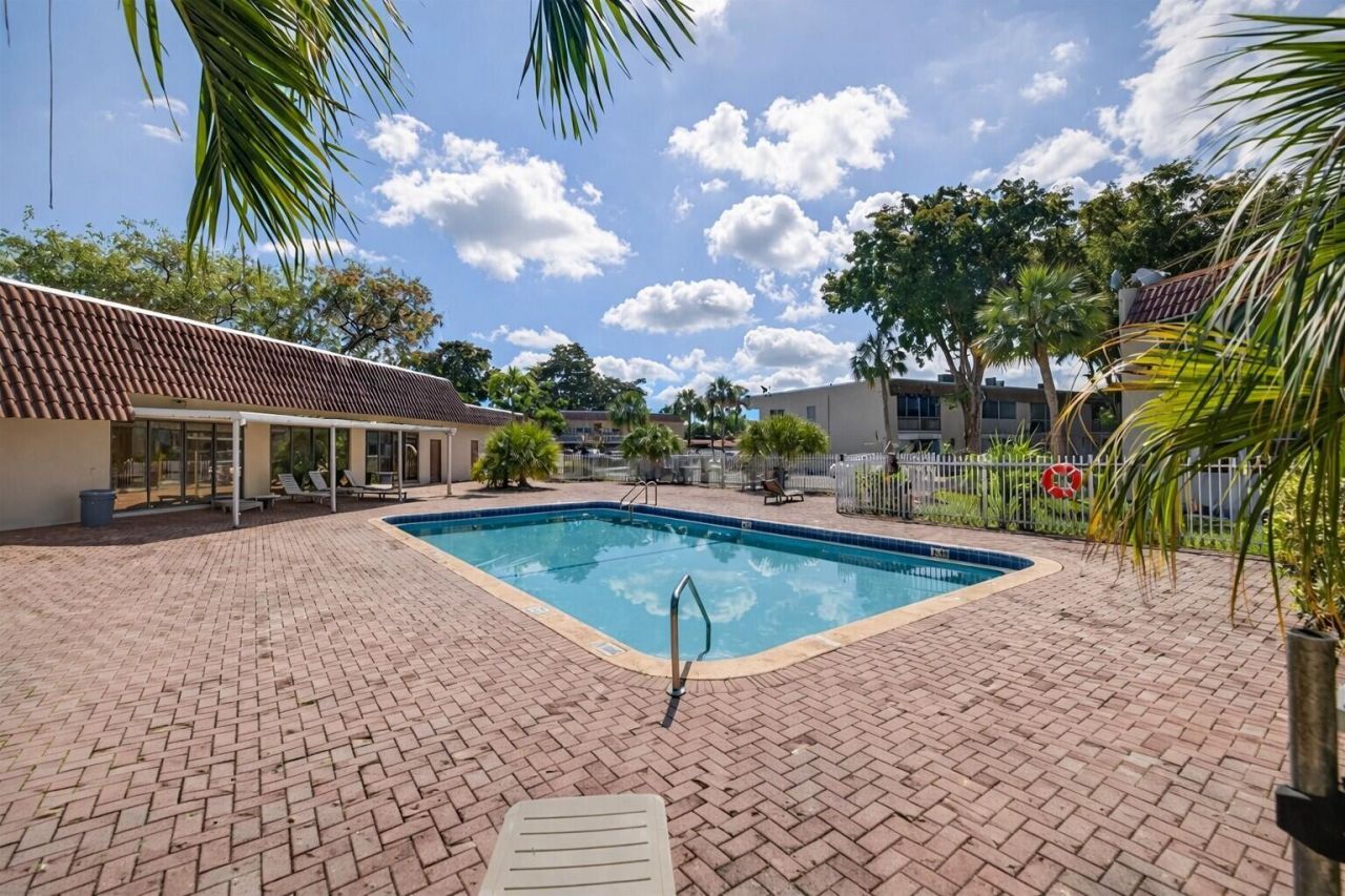 3777 NW 78th Avenue, Unit 1c, Davie, FL 33024 Photo