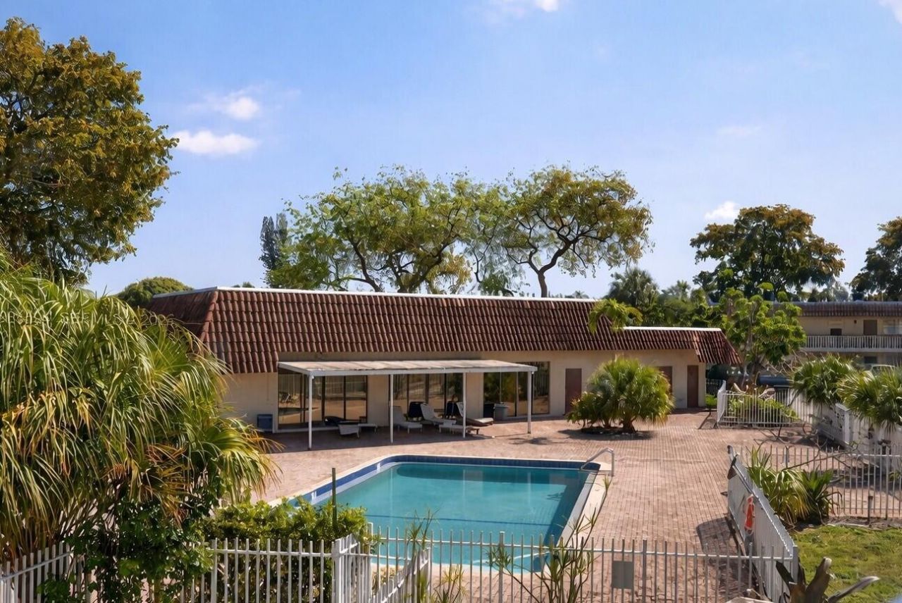 3777 NW 78th Avenue, Unit 1c, Davie, FL 33024 Photo