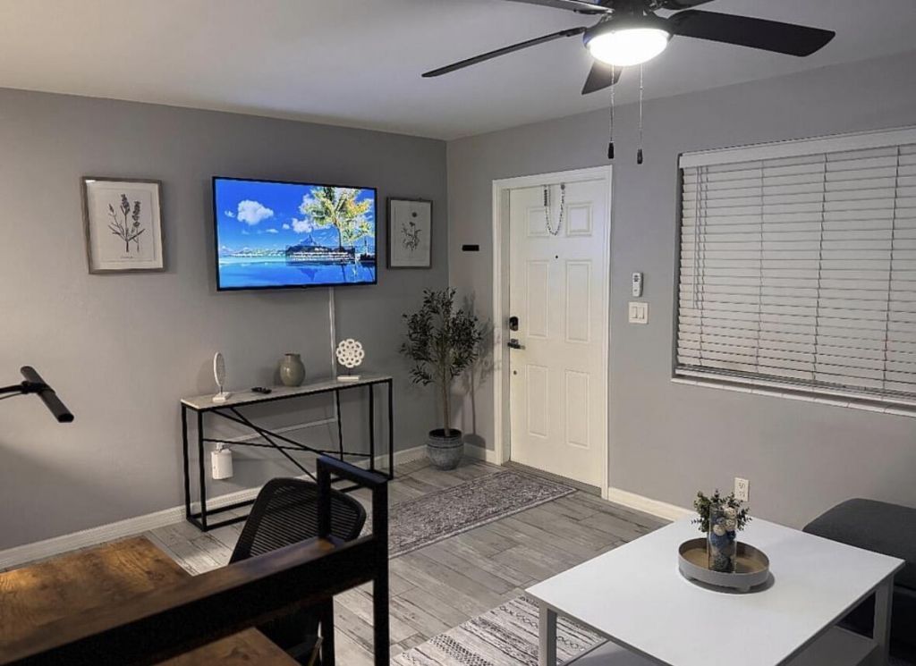 136 Akron Street, Unit B2, Lake Worth Beach, FL 33461 Photo