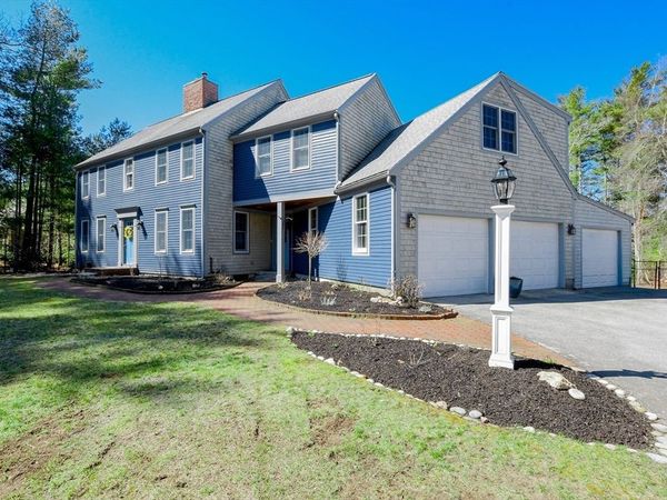 34 Pine Hill Ln, Marion, MA 02738