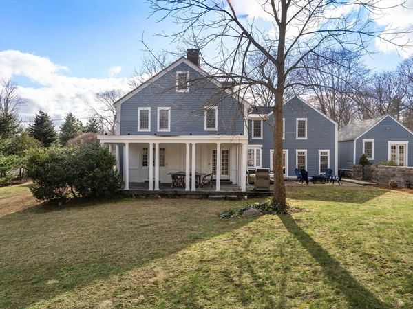 102 Washington St, Sherborn, MA 01770