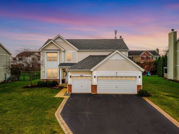 12221 Sinnett Street, Huntley, IL 60142