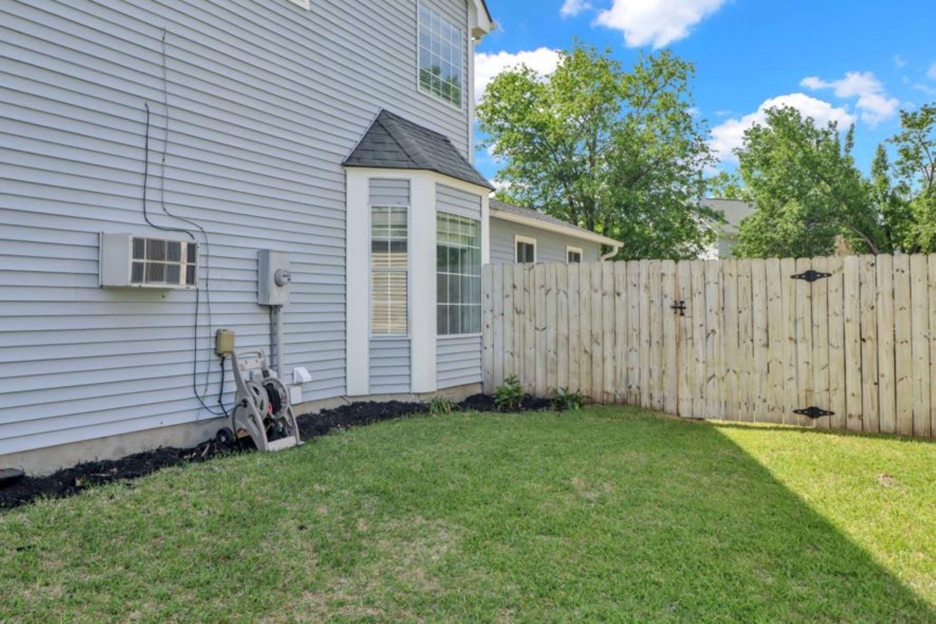 123 Alwyn Boulevard Photo 10