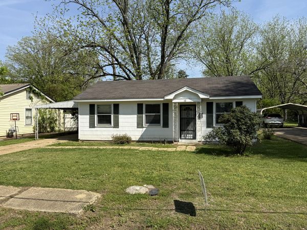 210 Murphy St., Okolona, MS 38860