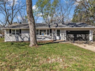 7004 N Baltimore Avenue, Gladstone, MO 64118
