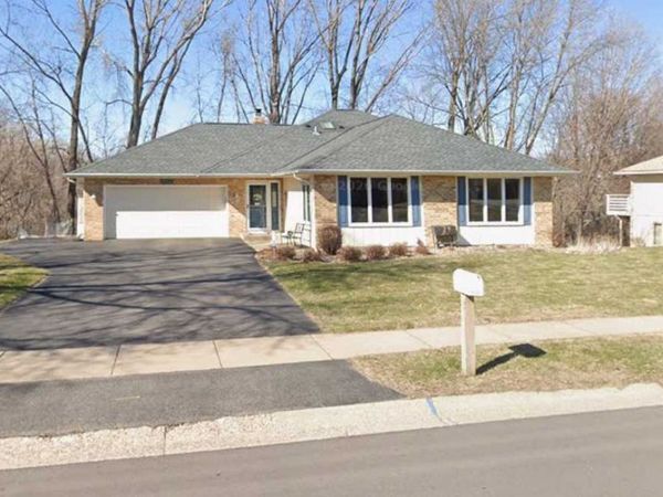 14526 Village Woods Drive , Eden Prairie, MN 55347