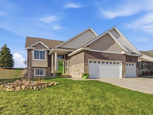 932 Forest Edge Drive , Jordan, MN 55352