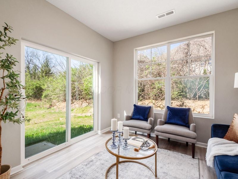 6040 Naughten Pond Drive , Columbus, OH 43213 Photo 13