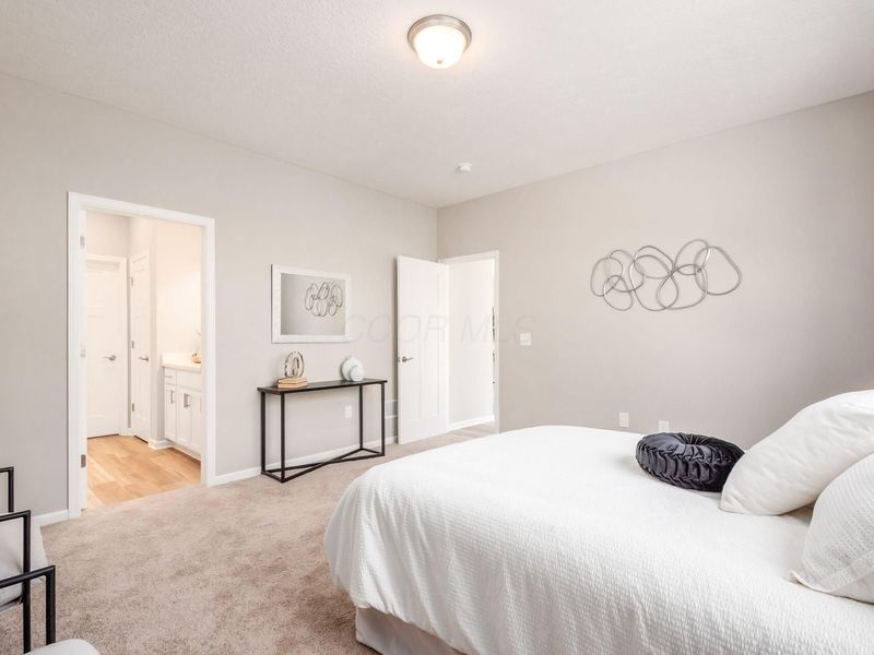 6040 Naughten Pond Drive , Columbus, OH 43213 Photo 17