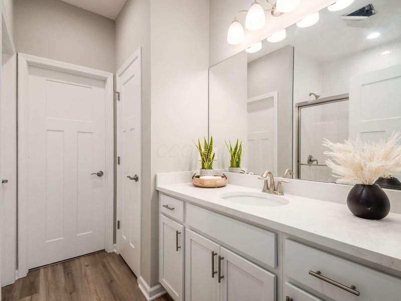 6040 Naughten Pond Drive , Columbus, OH 43213 Photo 18