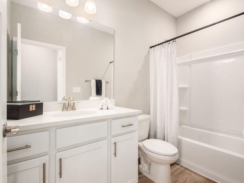 6040 Naughten Pond Drive , Columbus, OH 43213 Photo 23