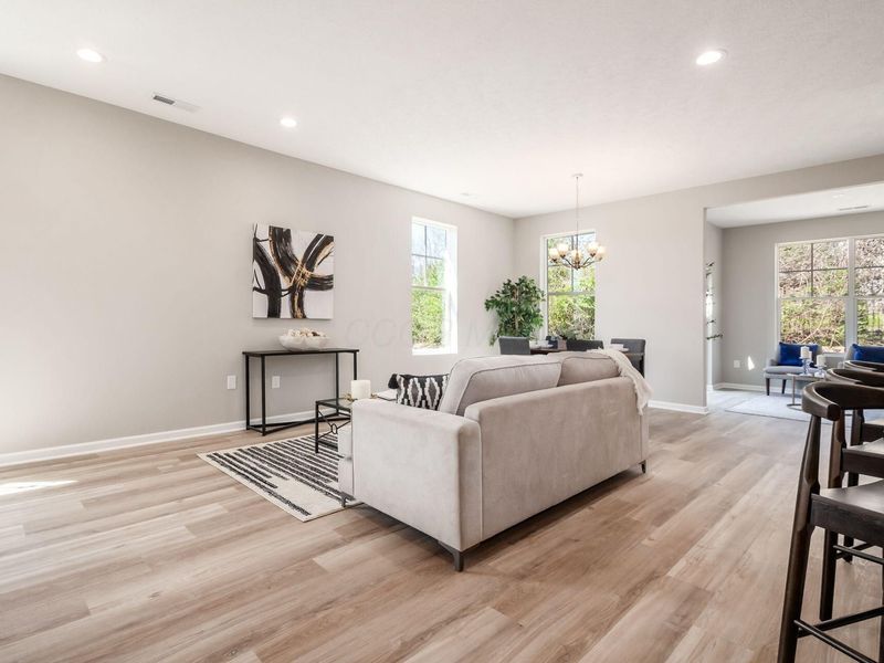 6040 Naughten Pond Drive , Columbus, OH 43213 Photo 5