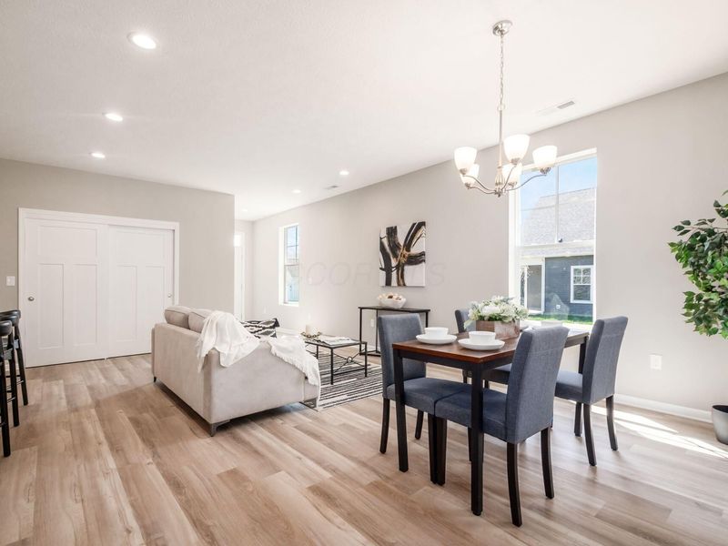 6040 Naughten Pond Drive , Columbus, OH 43213 Photo 6