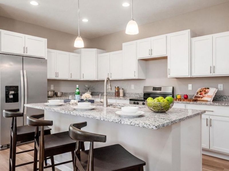 6040 Naughten Pond Drive , Columbus, OH 43213 Photo 8