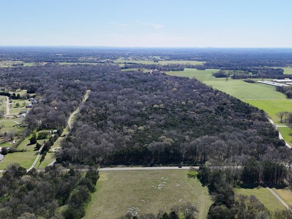 1 Pyles Rd, Chapel Hill, TN 37034