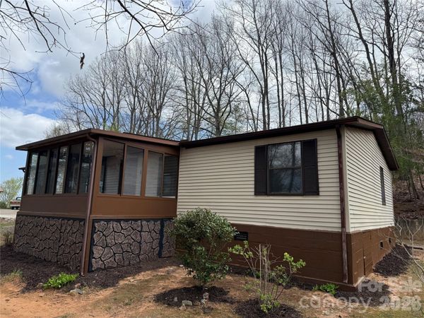 7686 Shoupes Grove Church Road , Hickory, NC 28602