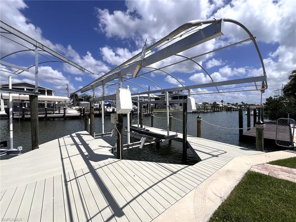 3620 Emerald Ave, Saint James City, FL 33956 Photo