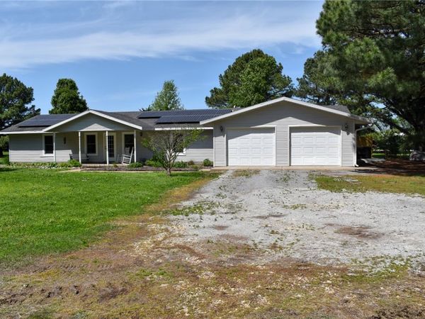 10164 Bloomfield North Road, Gentry, AR 72734