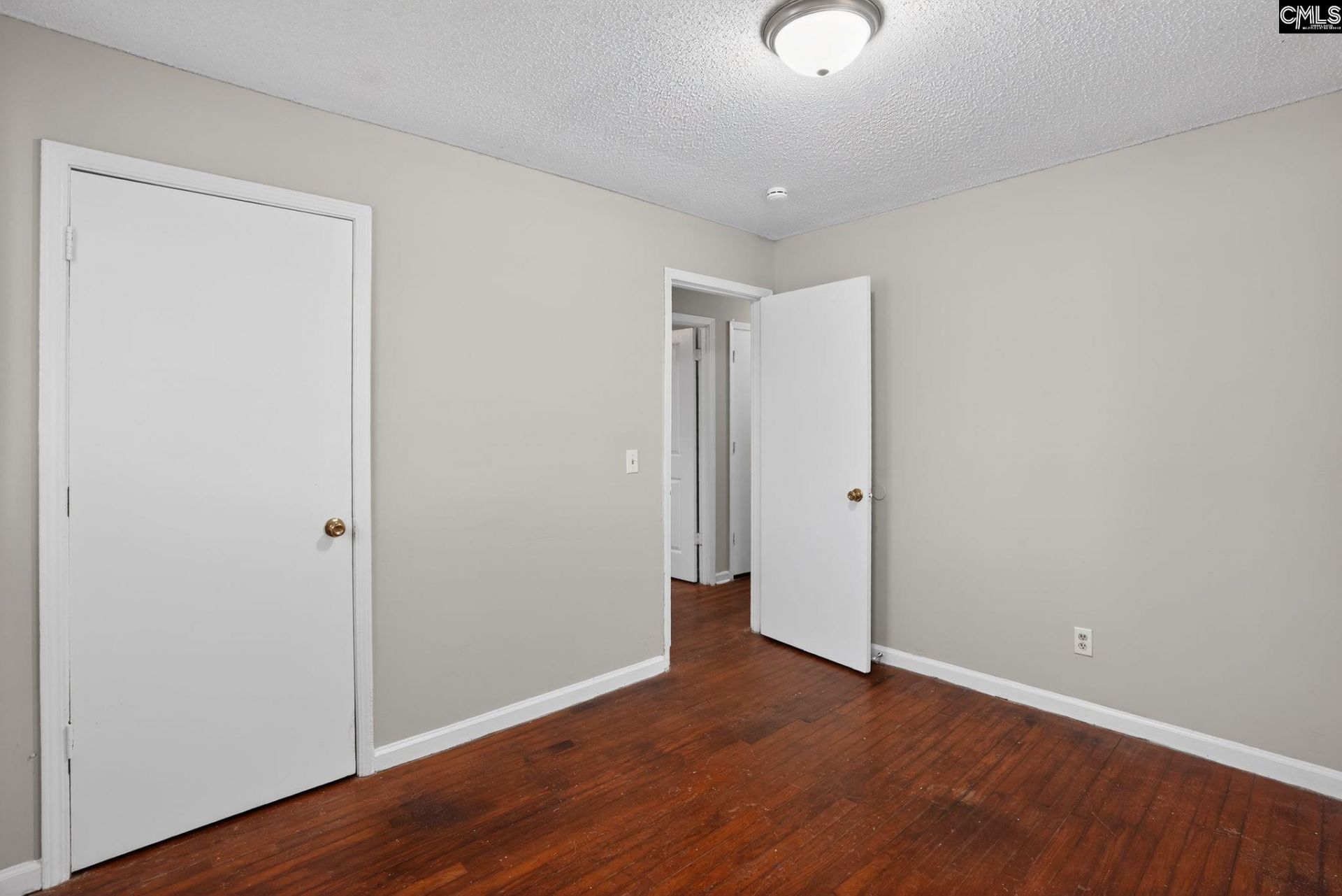 137 Green Tree Drive Photo 18