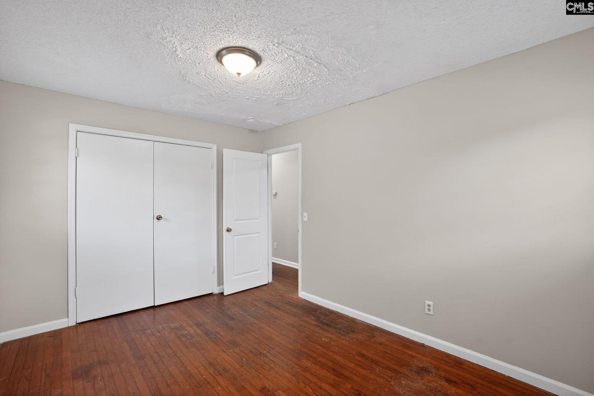 137 Green Tree Drive Photo 19