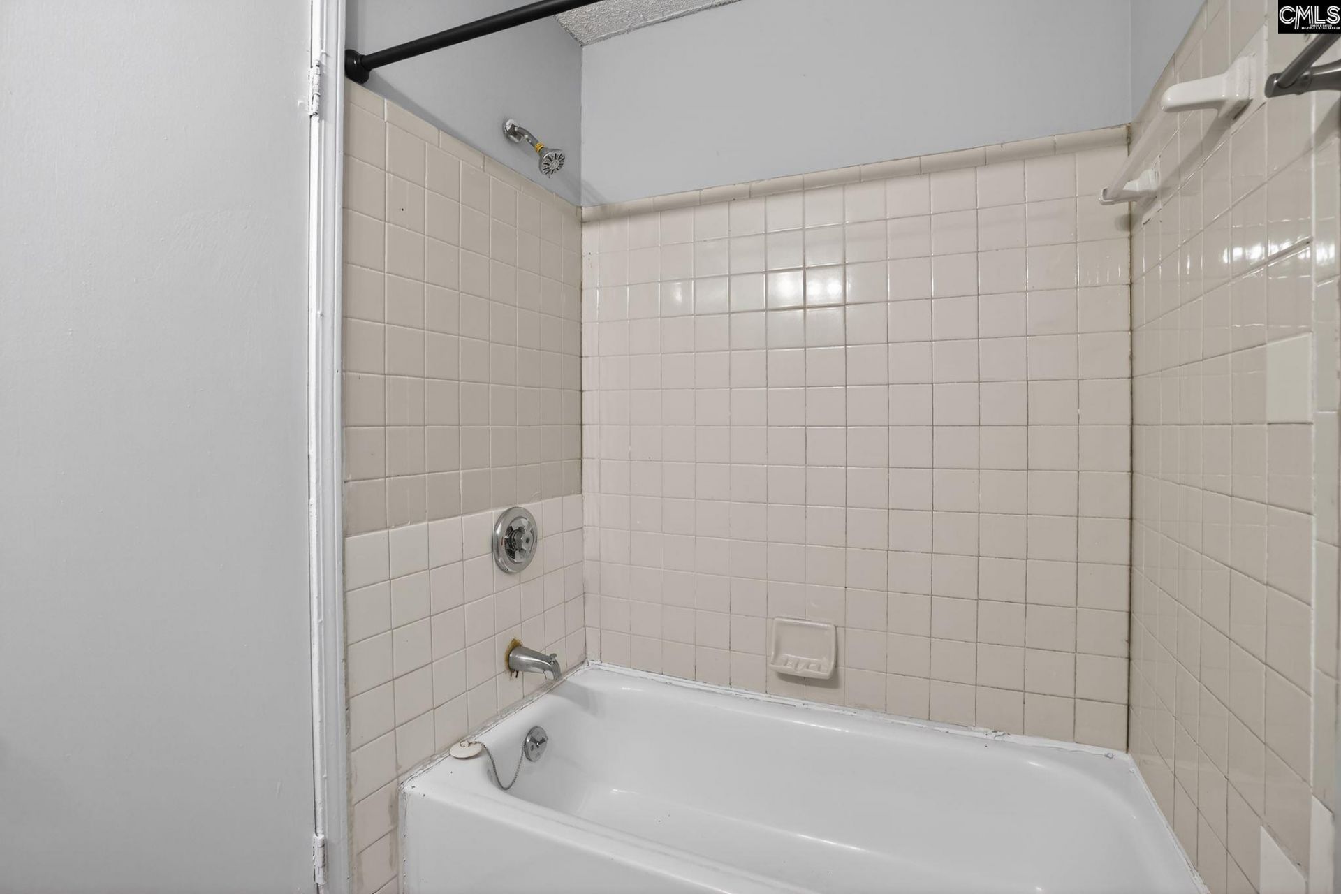 137 Green Tree Drive Photo 28