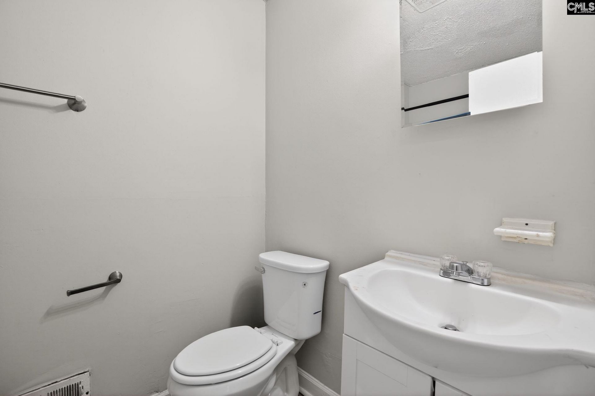 137 Green Tree Drive Photo 29