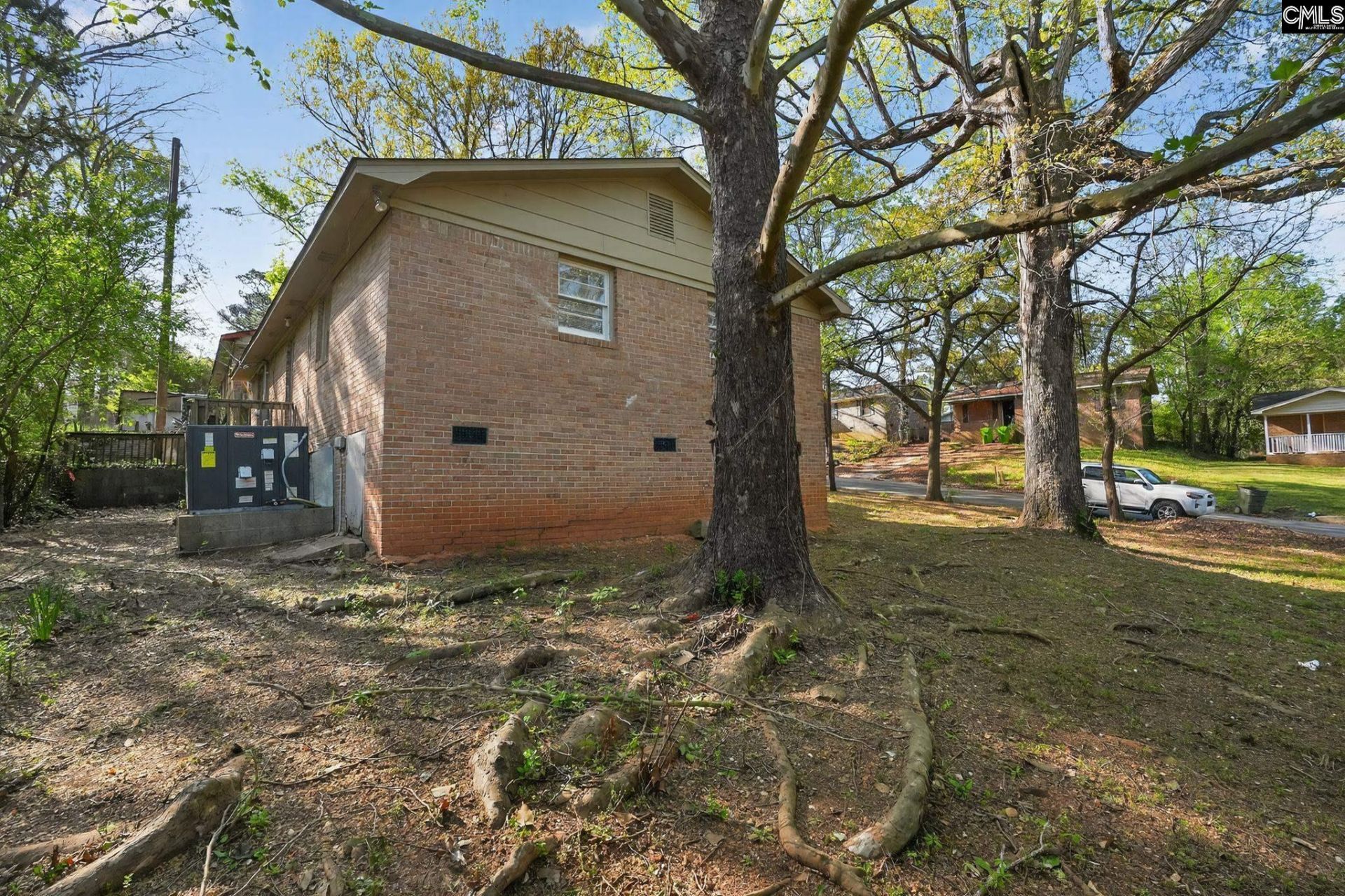 137 Green Tree Drive Photo 6