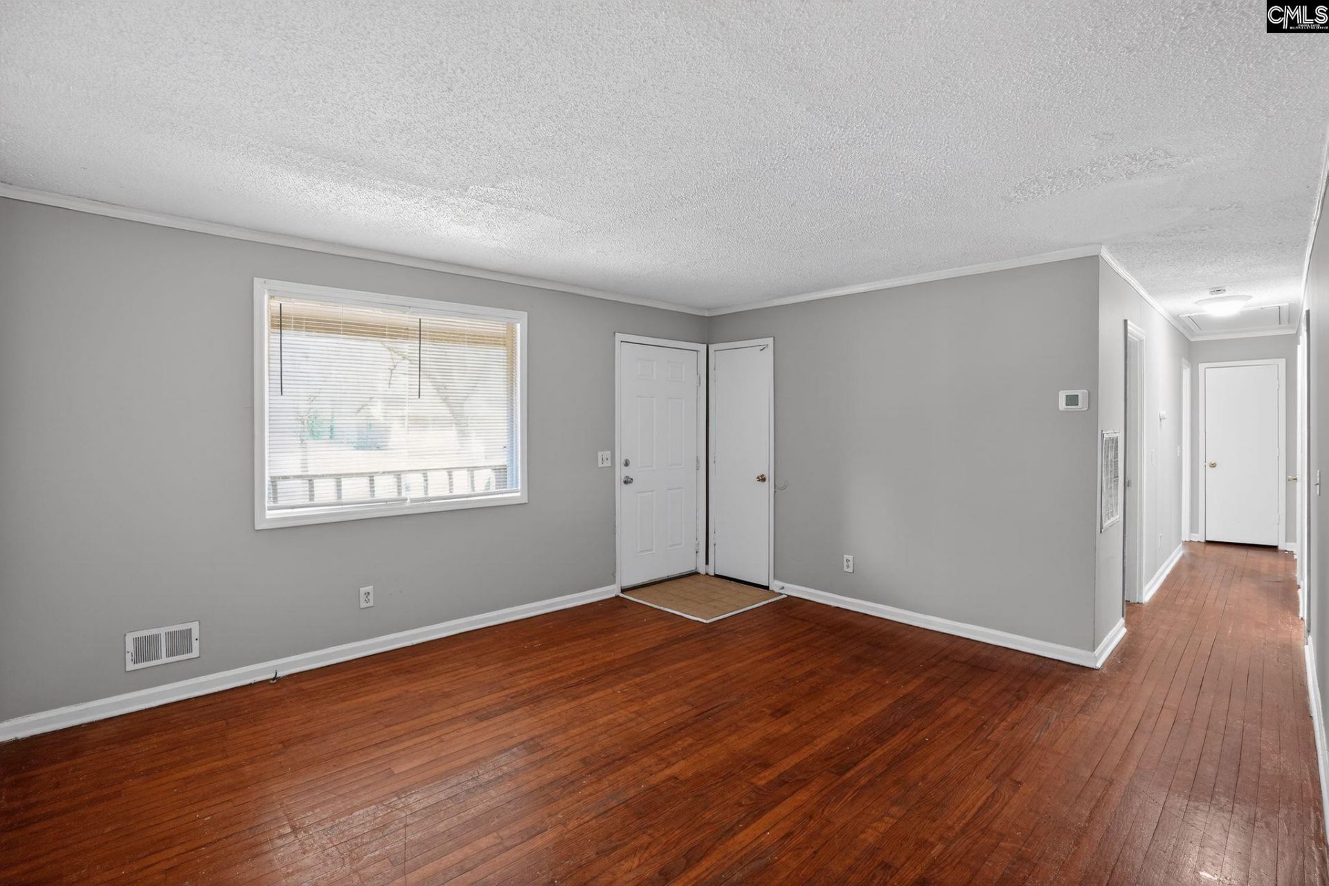 137 Green Tree Drive Photo 9