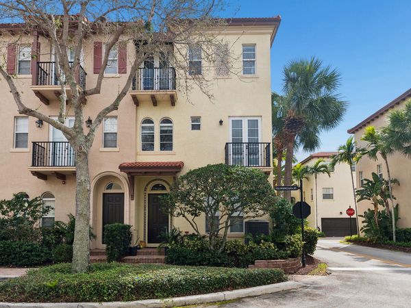 41 Via Floresta Drive, Boca Raton, FL 33487