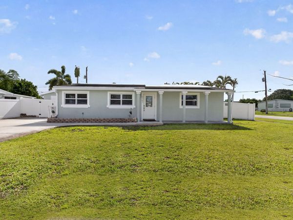 9342 Bloomfield Drive, Palm Beach Gardens, FL 33410