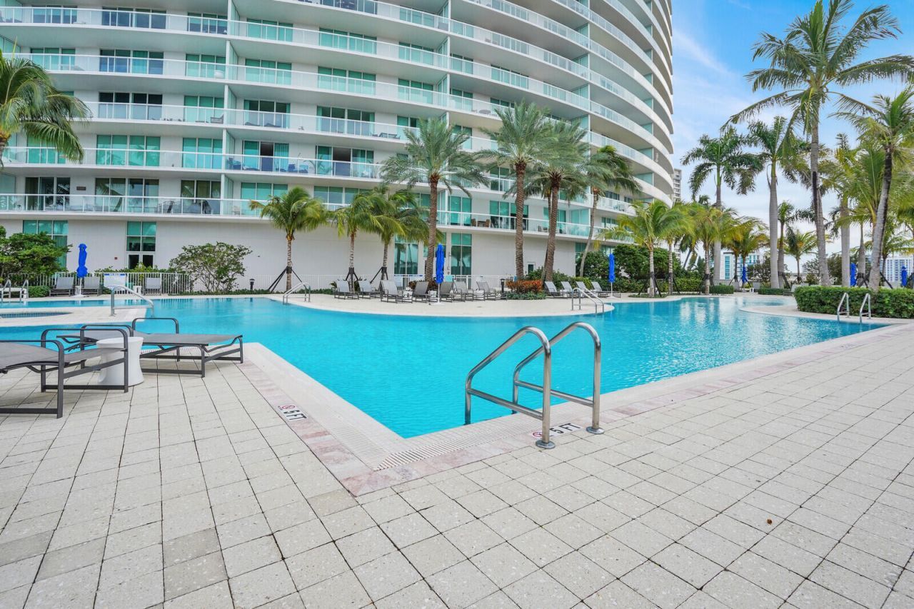 1 N Ocean Boulevard, Unit 814, Pompano Beach, FL 33062 Photo