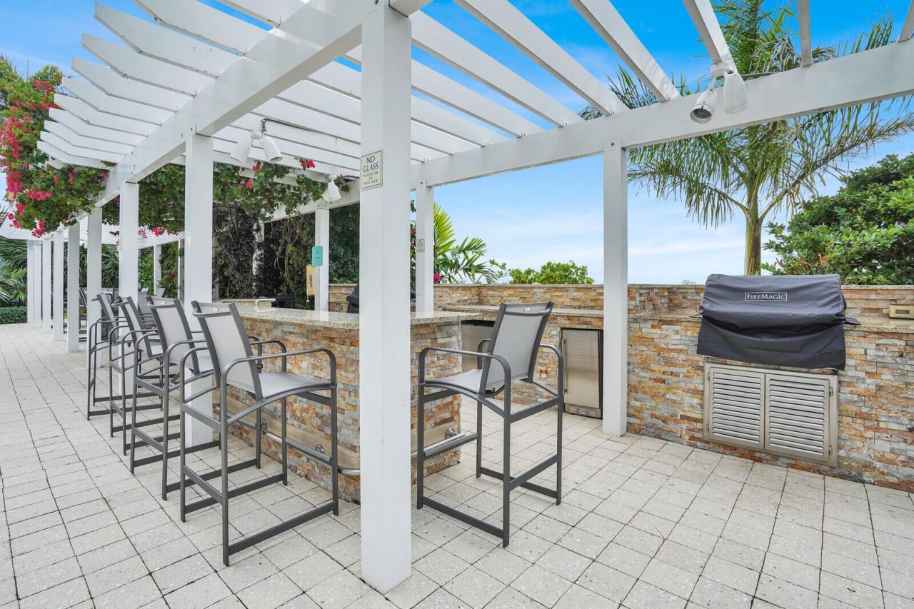 1 N Ocean Boulevard, Unit 814, Pompano Beach, FL 33062 Photo