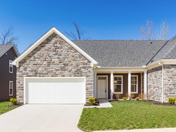 6052 Naughten Pond Drive , Columbus, OH 43213