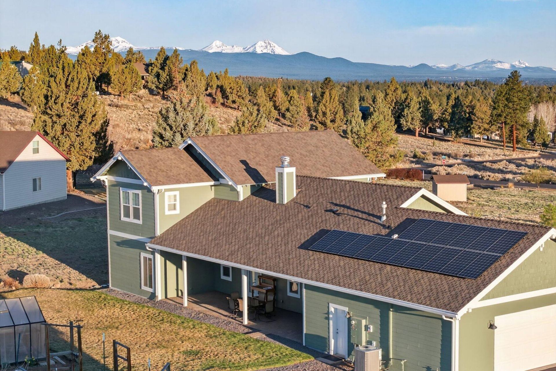 59871 Calgary Loop, Bend, OR 97702 Main Photo