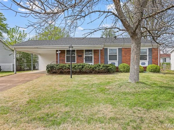 7443 Foxfield Drive, Hazelwood, MO 63042