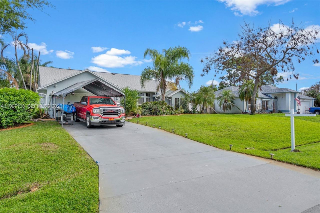 694 SE Karrigan Ter , Port Saint Lucie, FL 34983 Photo