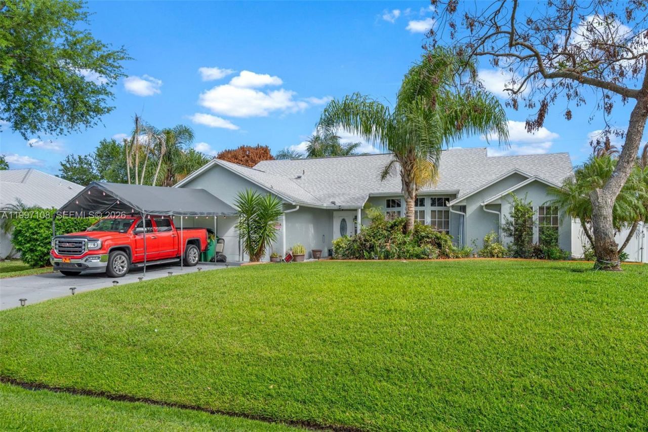 694 SE Karrigan Ter , Port Saint Lucie, FL 34983 Photo