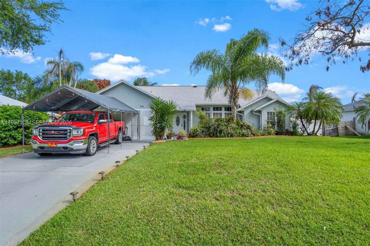 694 SE Karrigan Ter , Port Saint Lucie, FL 34983 Photo