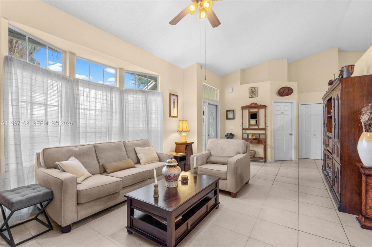 694 SE Karrigan Ter , Port Saint Lucie, FL 34983 Photo