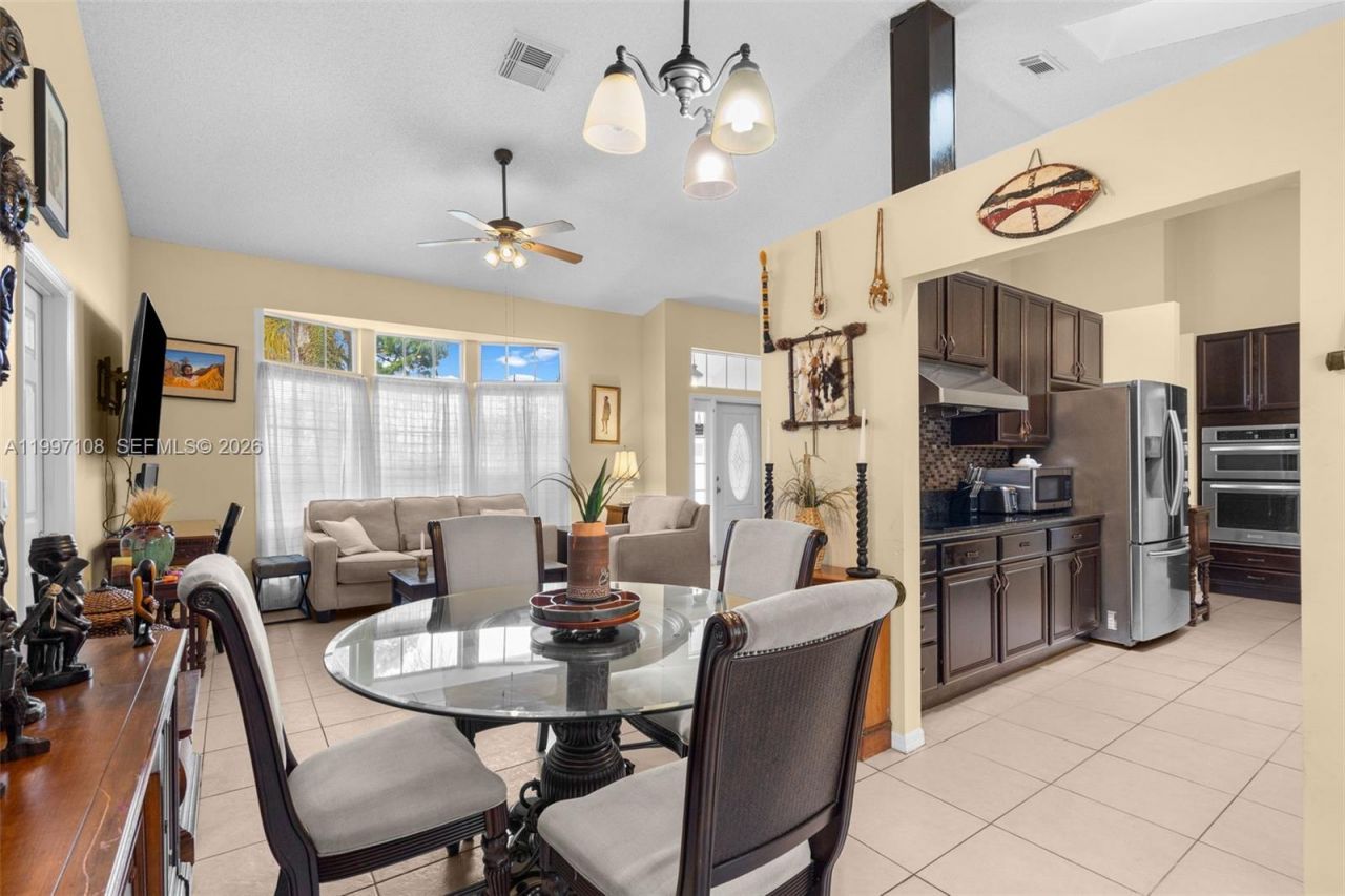 694 SE Karrigan Ter , Port Saint Lucie, FL 34983 Photo