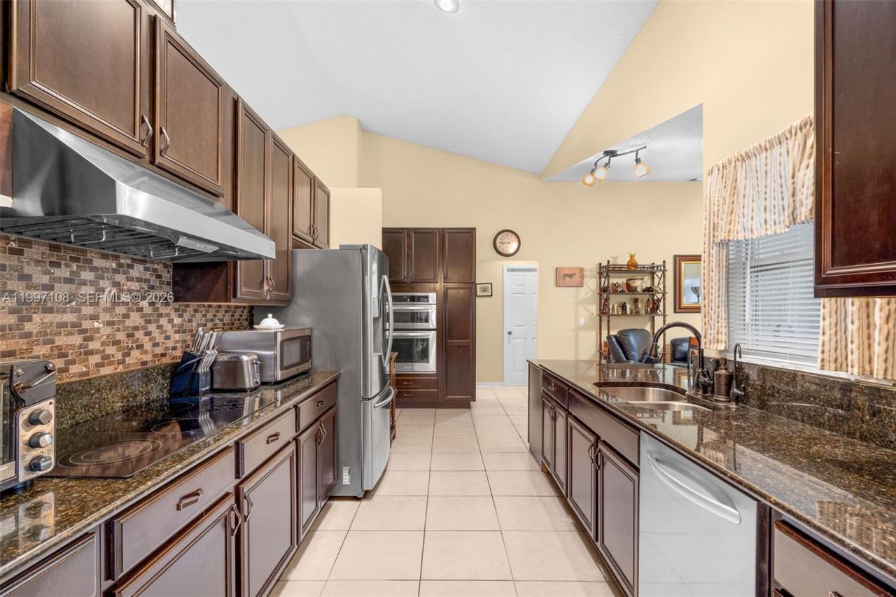 694 SE Karrigan Ter , Port Saint Lucie, FL 34983 Photo