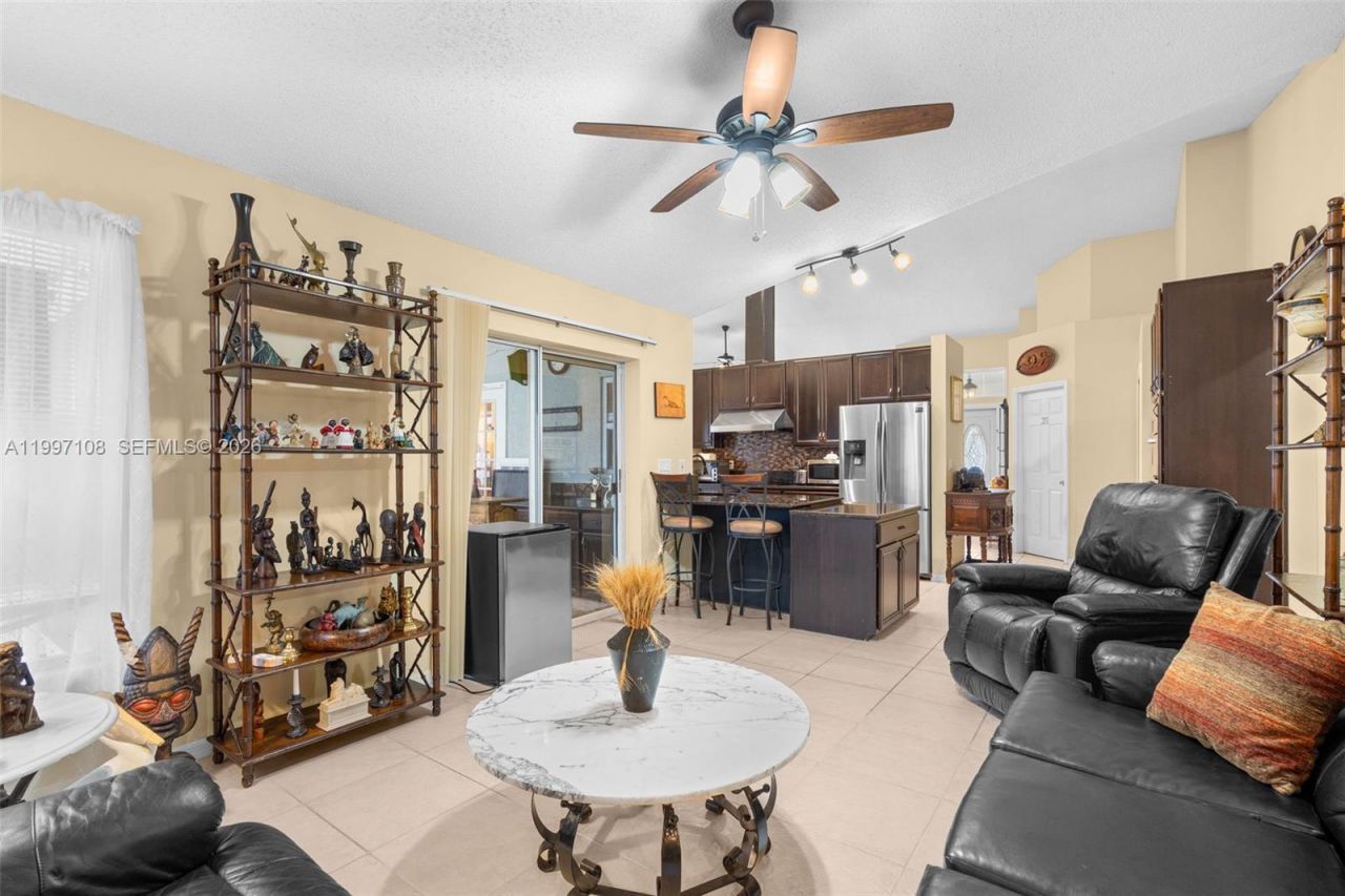 694 SE Karrigan Ter , Port Saint Lucie, FL 34983 Photo