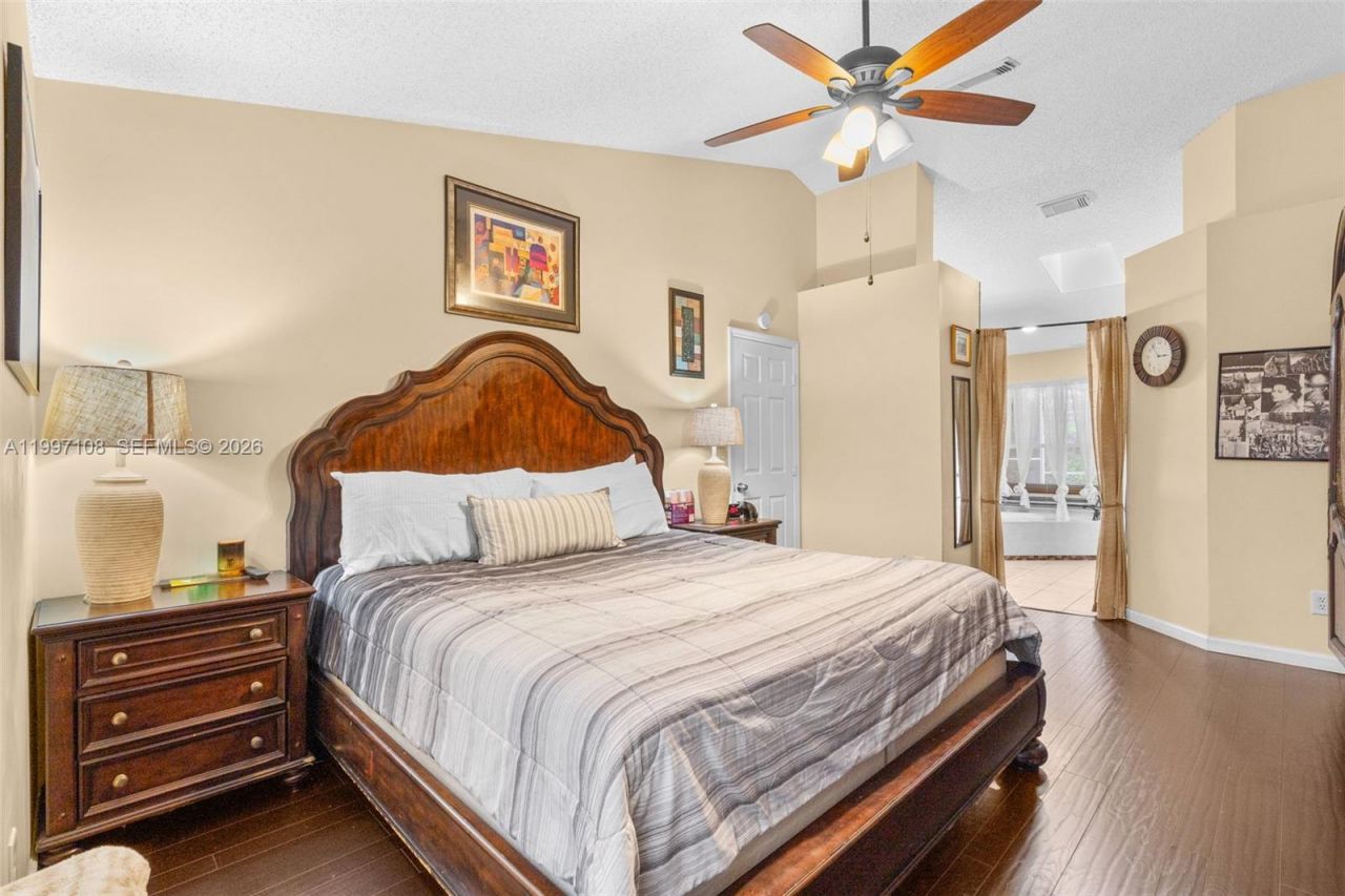 694 SE Karrigan Ter , Port Saint Lucie, FL 34983 Photo