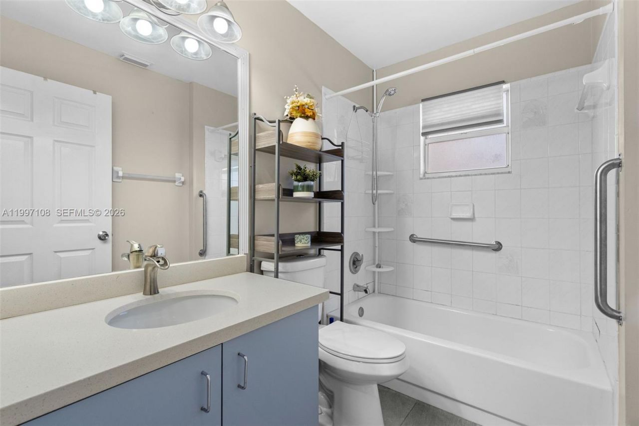 694 SE Karrigan Ter , Port Saint Lucie, FL 34983 Photo