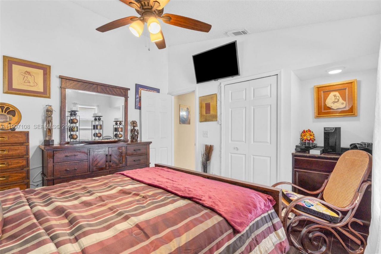 694 SE Karrigan Ter , Port Saint Lucie, FL 34983 Photo